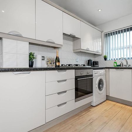 City Centre Townhouse - 3 Bedrooms - Garage - Parking - Top Rated Μπέρμιγχαμ Εξωτερικό φωτογραφία
